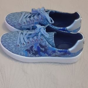 Michael Kors casual sneakers! Butterfly